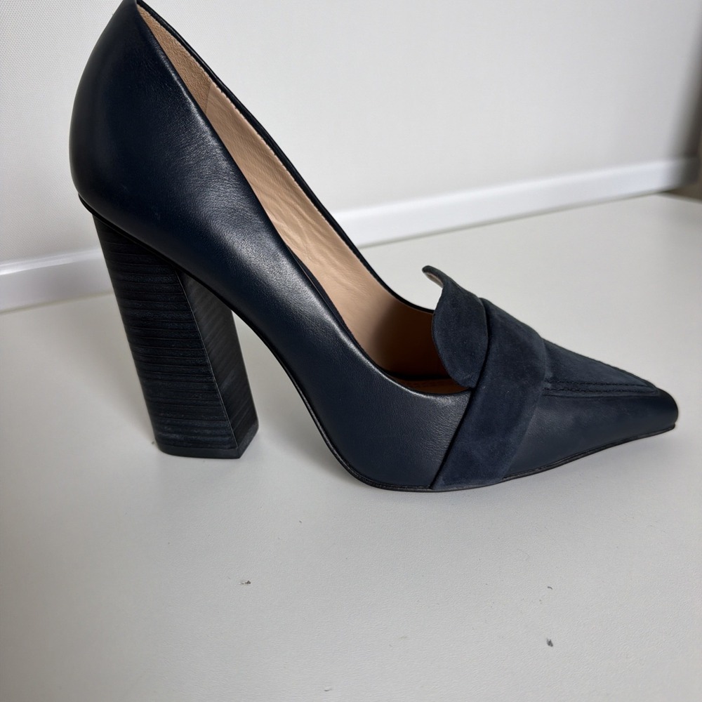 Tory Burch Calf / Suede Smith pumps heels Blue leather size 8 EUC Capsule
